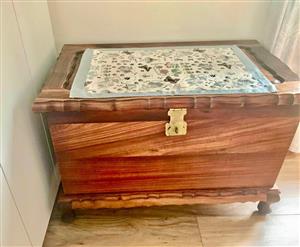 Imbuia ball & claw kist