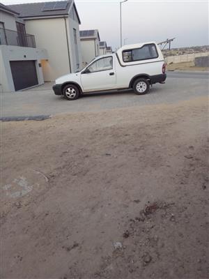 Opel corsa lite bakkie with the canopy 2000 modele
