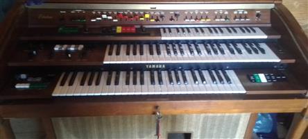 Yamaha organ in good condition. Nice powerfull sound