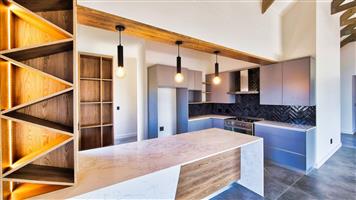 House For Sale in Kingswood Golf Estate