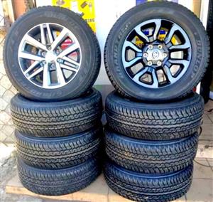 18inch Toyota Hilux/Fortuner with new tyres set Legend 50 Rs with new tyres 