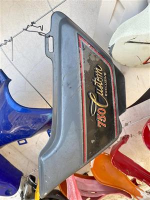 Honda CB 750 L side cover