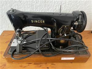 Singer Sewing Machine 
