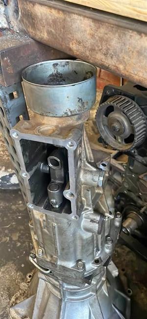 Nissan 1 Tonner Gearbox Tailpiece. Bellhousing ka24 Ka20