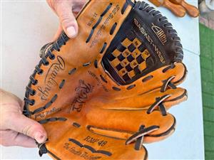 Rawlings geniune leather baseball glove