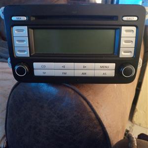 Car CD player and radio