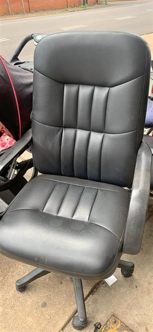 Office chair  280 Steve Biko road  Gezina  PTA 