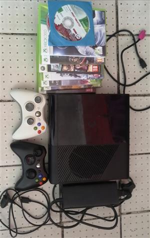Xbox 360 concole and accessories 