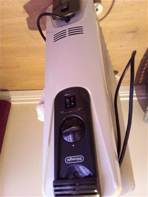 12-fin Delonghi oil heater (portable radiator)