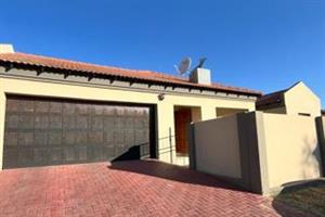 House For Sale in Thatchfield
