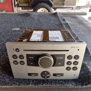 CORSA UTILITY BAKKIE RADIO