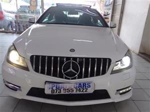 2013 MERCEDES BENZ C250 COUPE AUTOMATIC WHITE PETROL LEATHER SUNROOF REVERSE SENSER. 