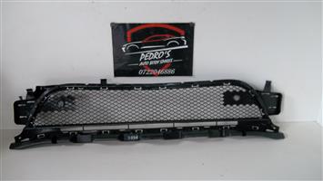 Mercedes (W117) grille