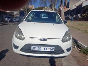 Ford figo 1.4 Petrol, Manual, White, 81000kms