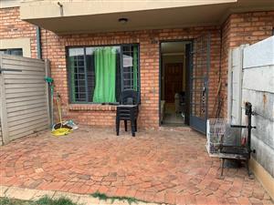 Townhouse Rental Monthly in Rietfontein