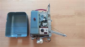 Vintage Bell and Koon Mitica 8S 8mm film Projector 