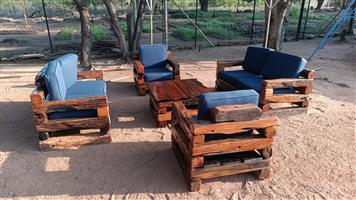 6 sitplek sitkamer stel met koffietafel en kussings