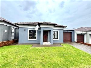 Modern, Immaculate Unit for Sale in Terra Nova, Trichardt