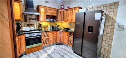 Modern 2-Bed, 2-Bath Home in Sought-After Beyers Park