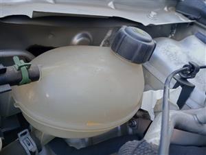 Renault Duster 2016 Coolant Water Bottle For Sale - Used Renault Expansion Tank