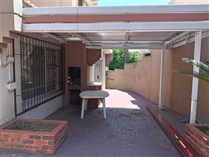 Pet friendly 3-Bedroom Cluster to rent in Suideroord