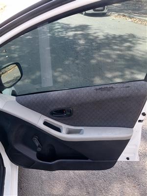Toyota Yaris T3 Manual hatchback 