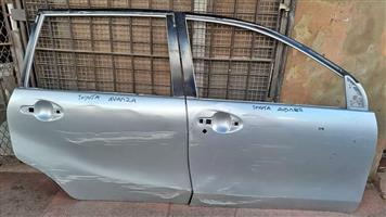 Toyota avanza door