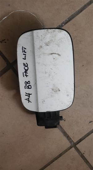 Audi A4 B8 petrol flap