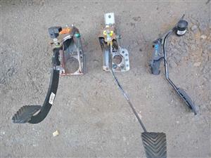 Hyundai i20 2012 model pedals for sale WhatsApp or cell