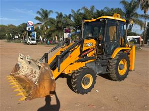 2014 JCB 3DX backhoe loader