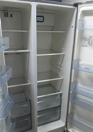 Hisense side by side, fridge/freezer