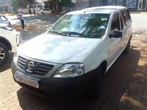 2016 Nissan NP200 1.6i Manual White color with Canopy 95000km  
