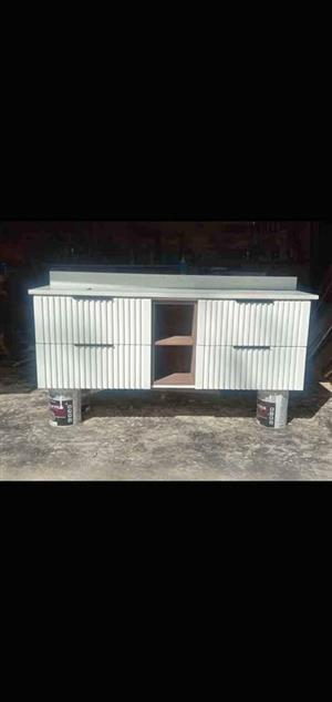 Floating vanities Singles Doubles, Quortz