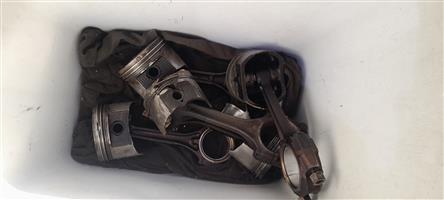 Hyundai Elantra J2.   Pistons ls with new rings. Only 3 available 