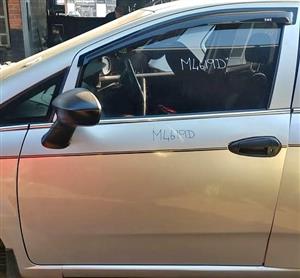 FIAT PUNTO LEFT FRONT DOOR FOR SALE.