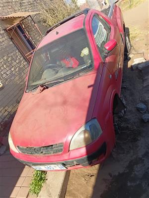 OPEL CORSA GAMMA 1.6 PETROL BAKKIE STRIPPING FOR SPARES