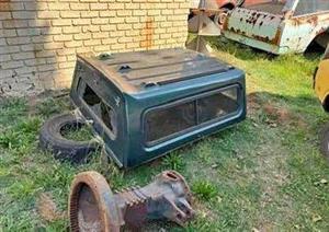 Double Cab Toyota Hilux Bullnose Canopy  