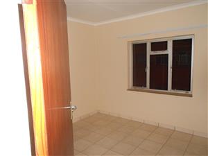 1 slaapkamer woonstel Pretoria Noord : water en ligte in gesluit