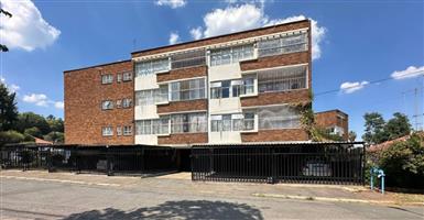 Apartment For Sale in Cyrildene
