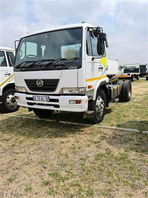 2011 Nissan UD100 Truck tractor for sale