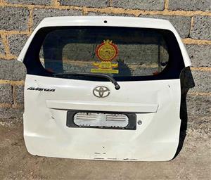 TOYOTA AVANZA TRUNK LID. SECOND HAND. FOR VARIOUS OTHER CARS TOO