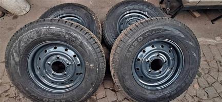 Brand new Mahindra Scorpio rims and tyres available