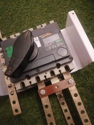 Merlin Gerin interact INS 250