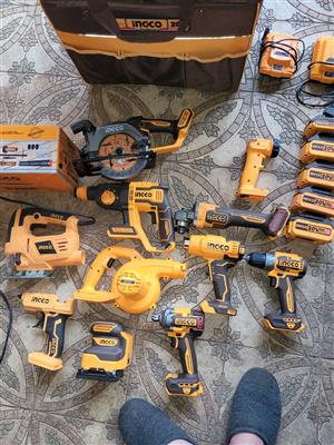 11 pc battery power tool kit with extra charger and batteries