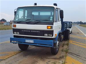 NISSAN UD CM12 8 Tonner, 1989