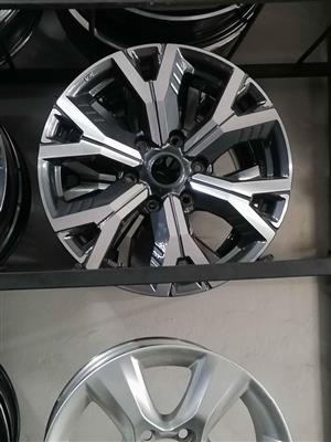 Isuzu 18 DMX Mag Rims