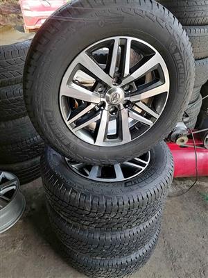 Toyota Hilux 18inch (WITH USED TYRES)