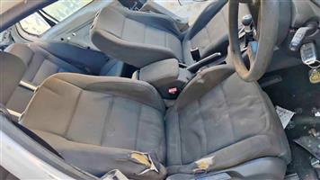 Jetta 5 golf 5 seats