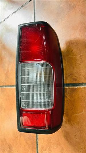 Nissan Np300 taillight
