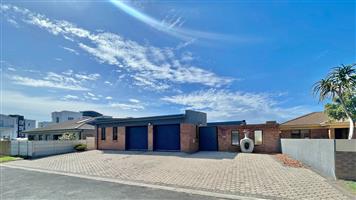 4 Bedroom Home For Sale in Reebok